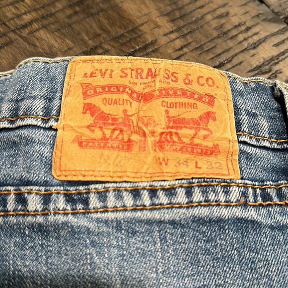 Men’s Levi’s 502 - Picture 3 of 6